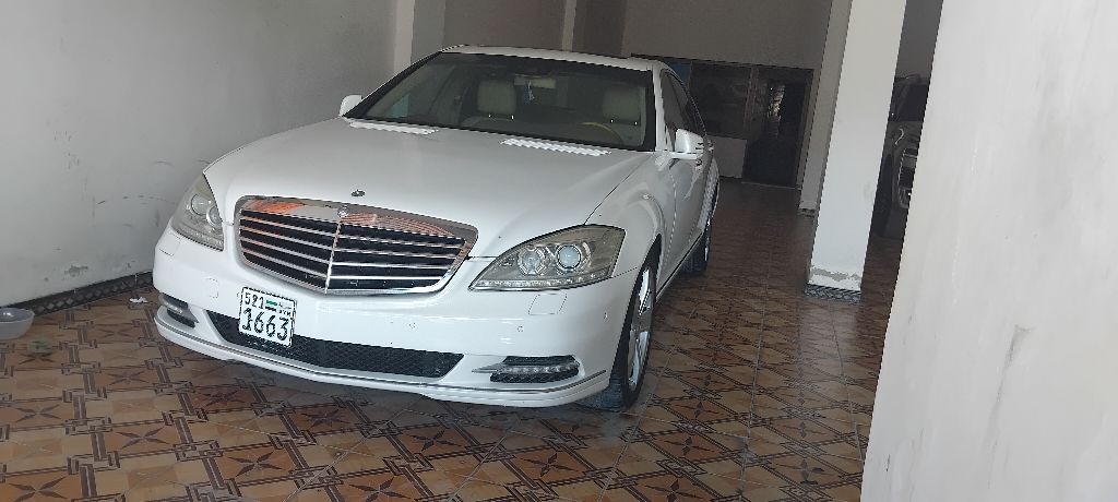 Mercedes-Benz S320 2011