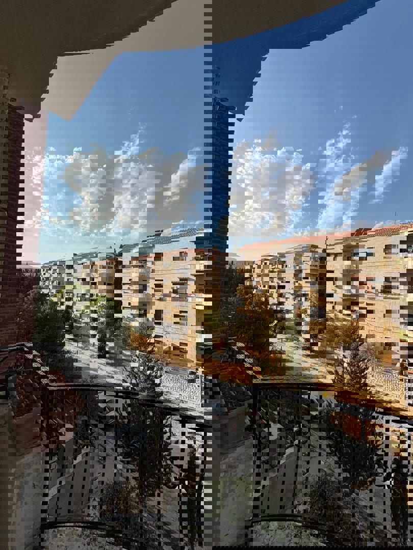 https://api.keyfinder.net/Uploads/LowResolutionPhotos/5c082e40-f4bf-4cf4-8dc6-506127b29a47_638934677268996789.jpg