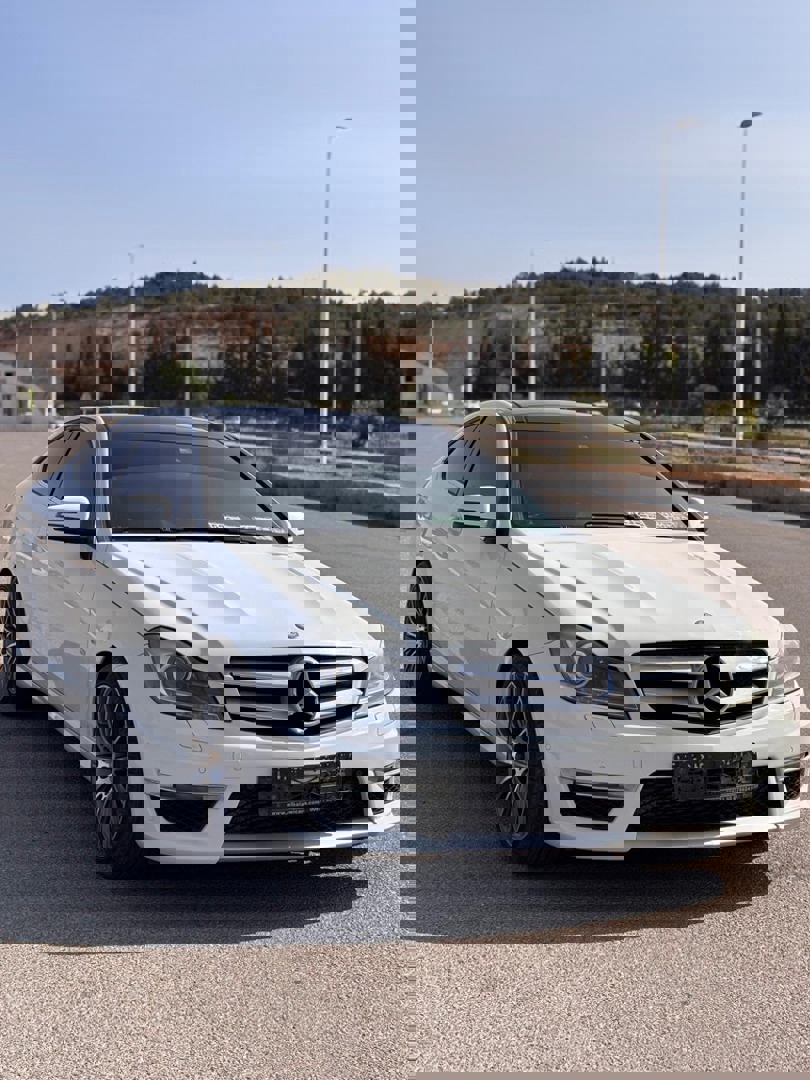https://api.keyfinder.net/Uploads/LowResolutionPhotos/f9ec8b01-7f4a-4584-93c2-2ae18ac68242_638849796597692673.jpg